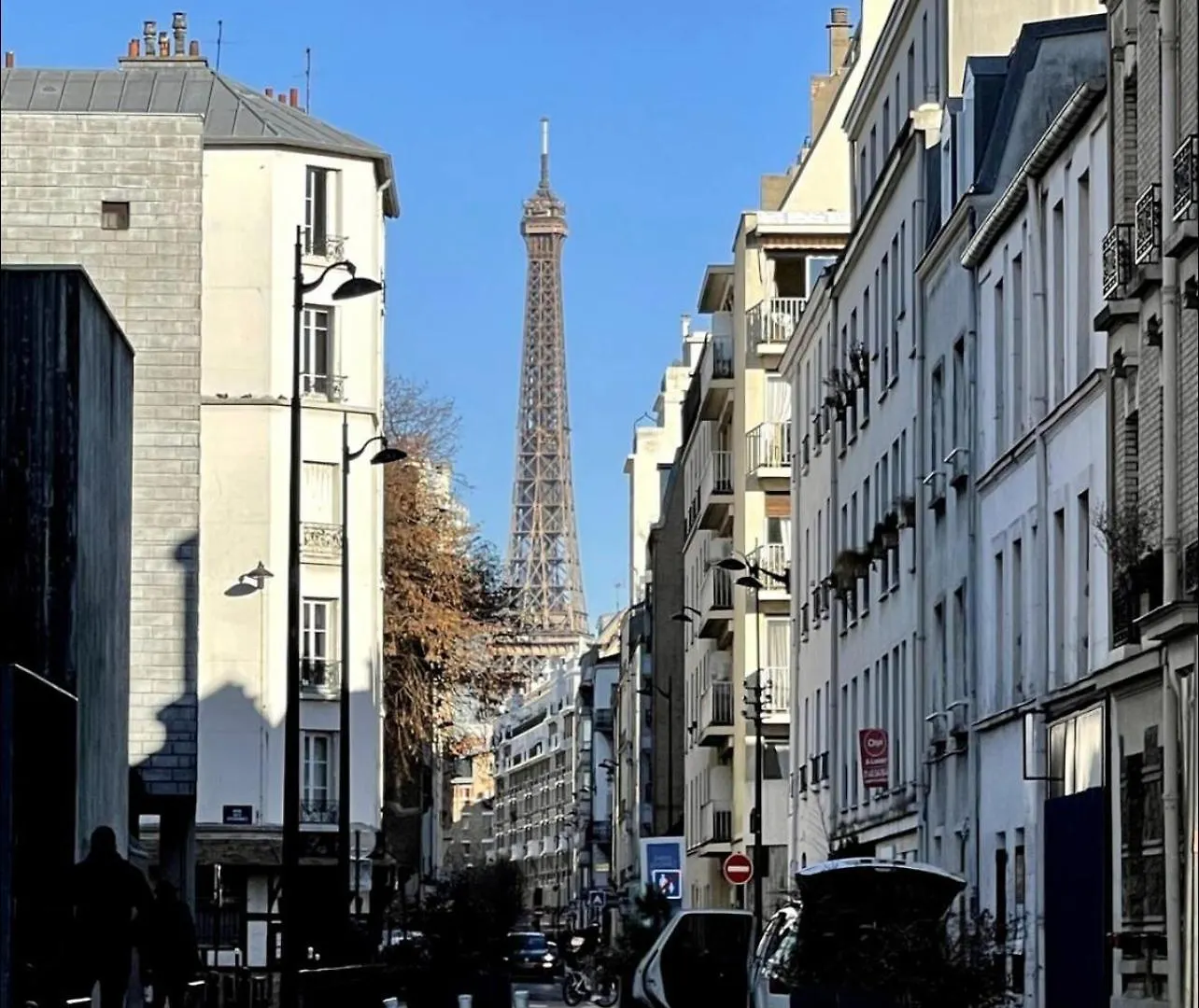 Apartment Eiffel Tour Cosy Chesterfield Paris